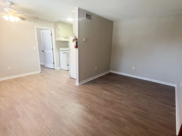 1 bed/1 bath ~ Move-in Today!