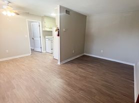 1 bed/1 bath ~ Move-in Today!