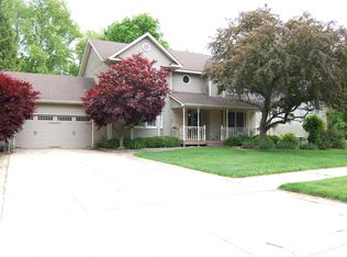 7143 Dove Dr, Schererville, IN 46375