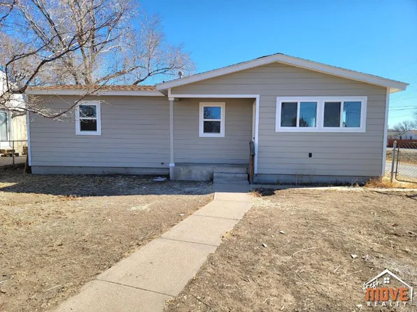 1902 N C St, Garden City, KS 67846