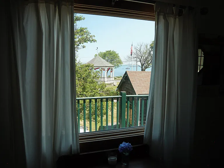 1 White Way #1 — Photo 6