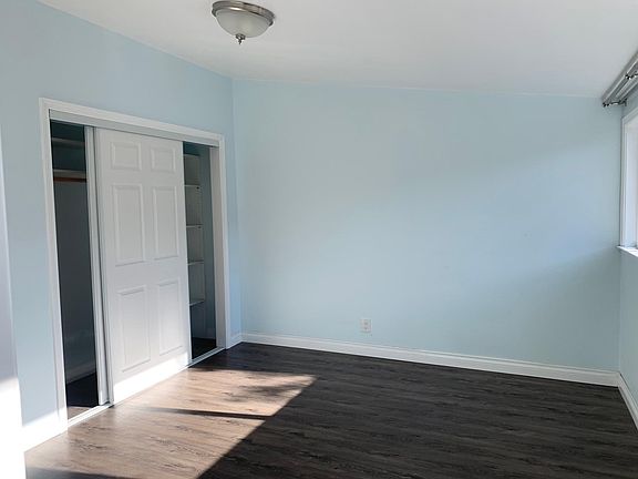 4th image of 239 Twinlake Dr