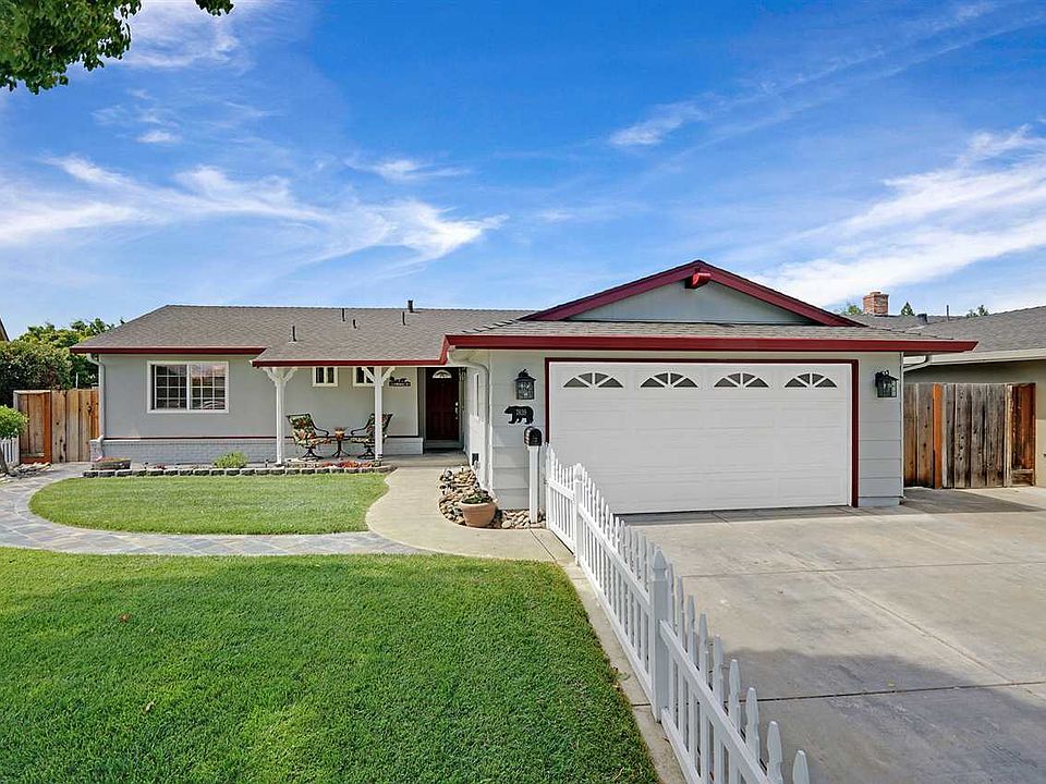 1st image of 7839 Hazelnut Dr