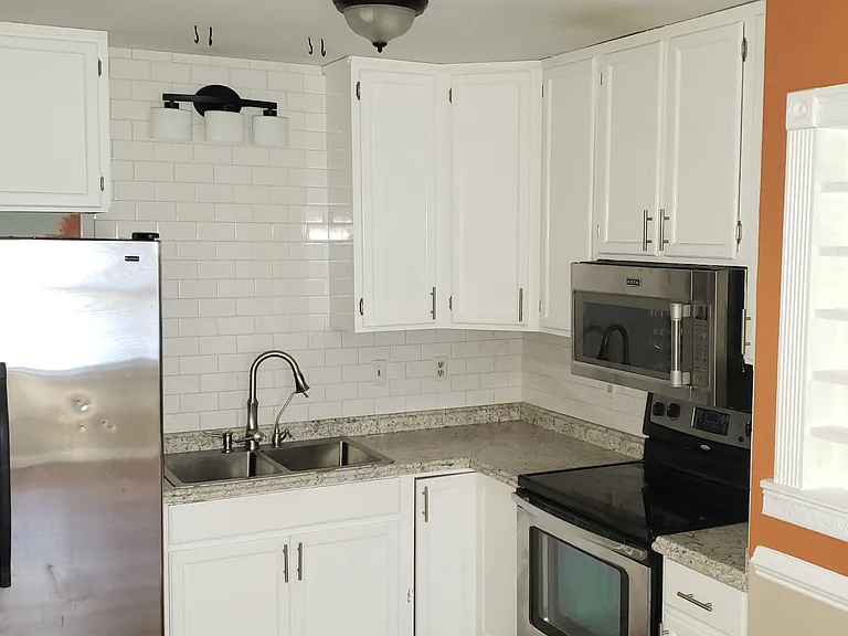 301 W Terrell St — Photo 5