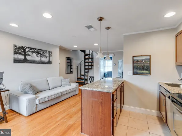 337 S 12th St APT 4A, Philadelphia, PA 19107