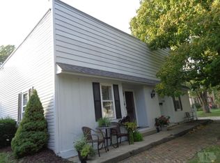 118 S 8th St, Monmouth, IL 61462