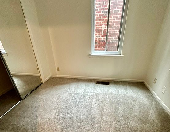 4th image of 1043 Paper Mill Ct NW