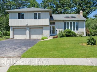 432 Elm Dr, Roslyn, NY 11576