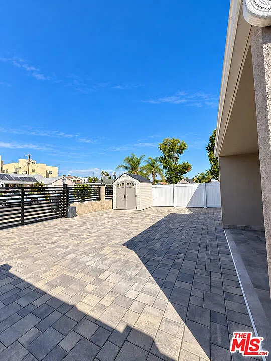1 bed, 1.5 bath, 700 sqft, $3,000 — Photo 3