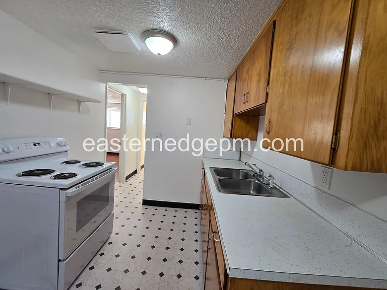 98 NW 10th St — Photo 9
