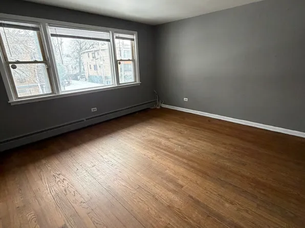 7869 S Coles Ave #2A, Chicago, IL 60649