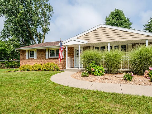 3rd image of 3073 Thresa Dr