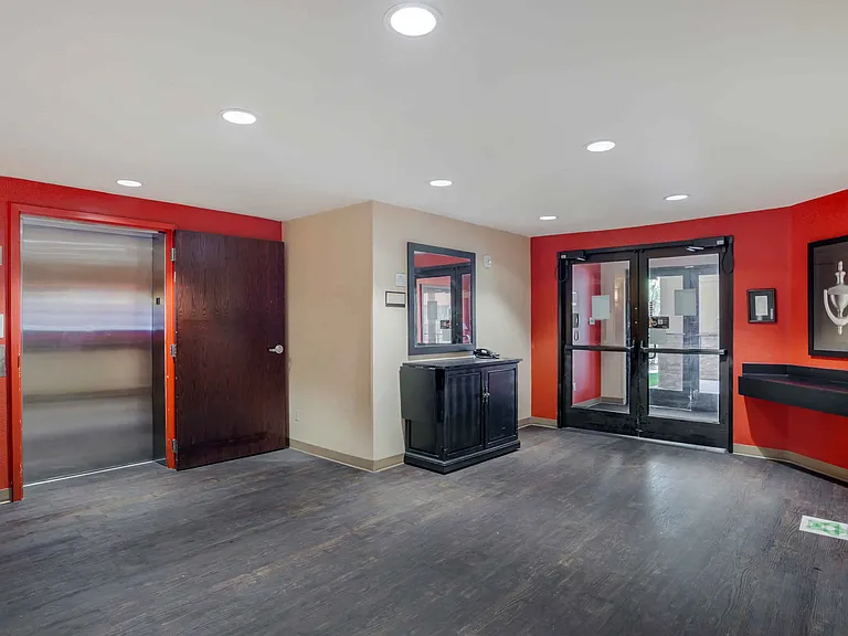 Lobby and Guest Check-in
