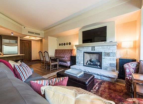 4th image of 2300 Deer Valley Dr #1001