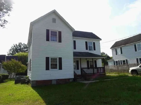 107 N 12th St, Erwin, NC 28339