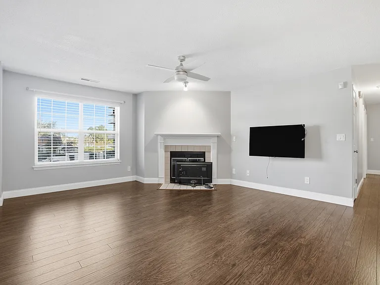 414 Delaware Ave #219 — Photo 4