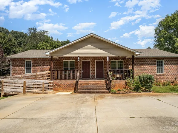 3447 Country Acres Dr, Maiden, NC 28650