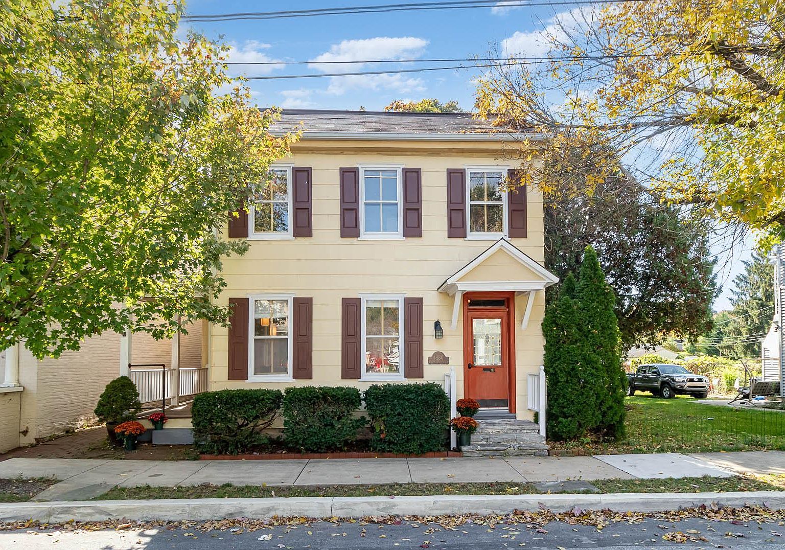 462 E Main St, Lititz, PA 17543 Zillow