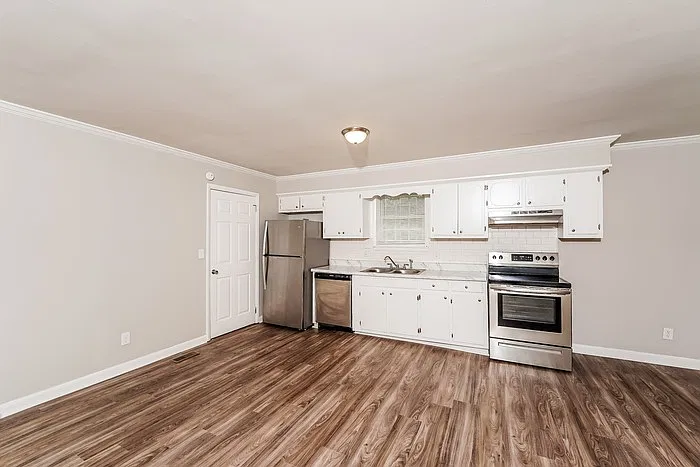 4 bed, 2.0 bath, 1344 sqft, $1,445 — Photo 4