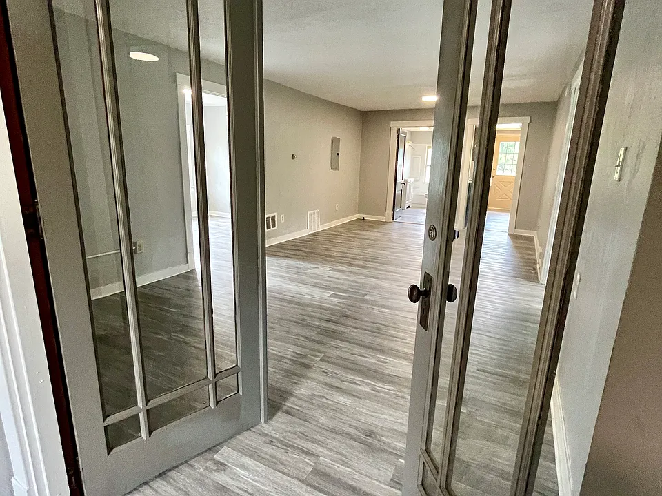 705 McGowan Ave #5