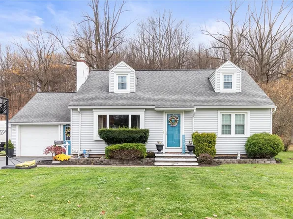 402 Charlotte St, Newark, NY 14513