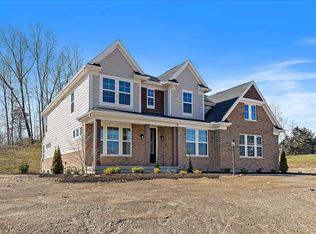 2425 Bent Grass Way, Beavercreek, OH 45431