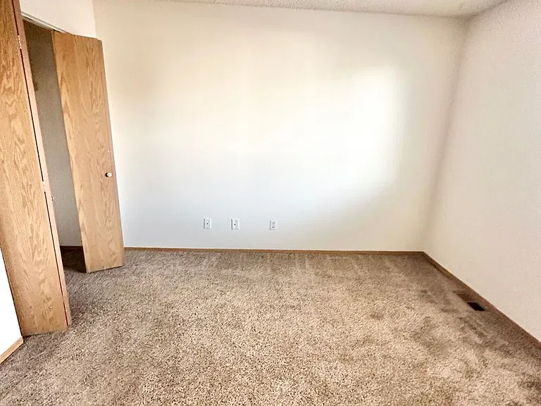 1329 Soaring Eagle Dr — Photo 5