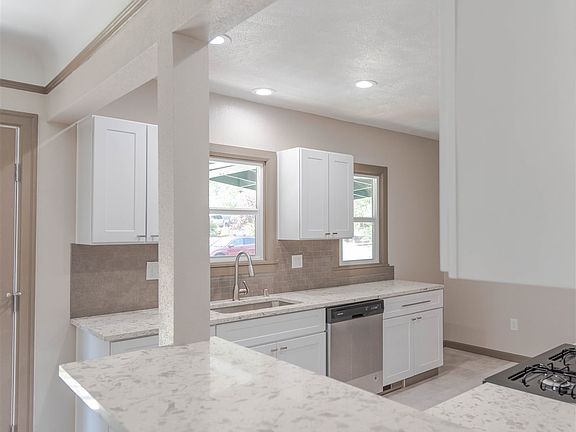 5th image of 3019 E 16th Ave