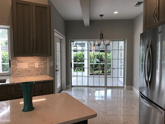5th image of 217 Windward Dr