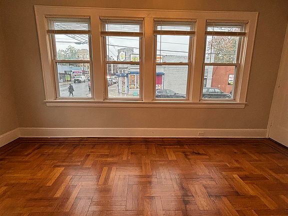 5th image of 220 Columbia Ave