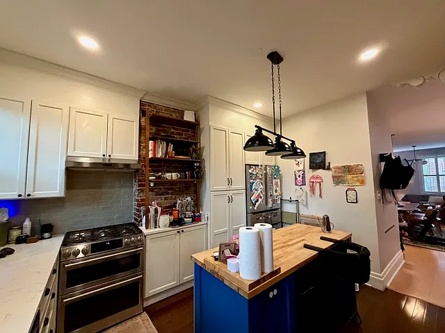 610 Sampsonia Way — Photo 4