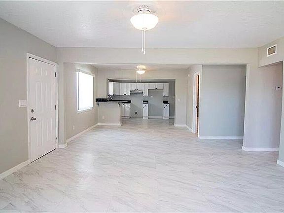 4th image of 5418 10th Ave S