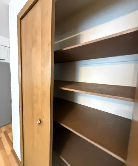 8609 Potomac Ave — Photo 6