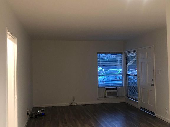 4th image of 4963 Templeton St