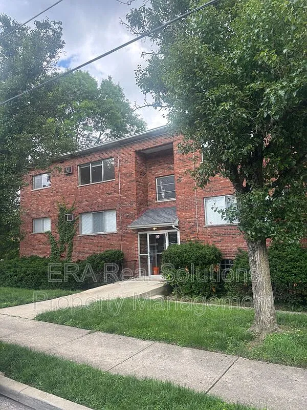 1 bed, 1.0 bath, $795 — Photo 2
