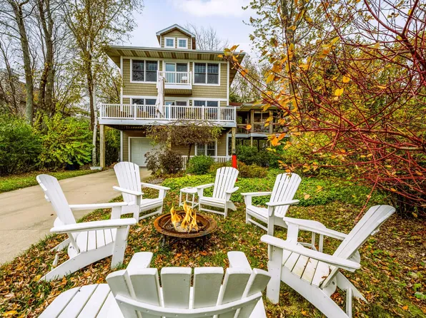 645 Lake Shore Dr, South Haven, MI 49090