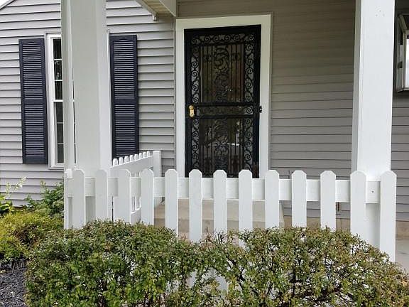 2nd image of 1400 Aronia Ct
