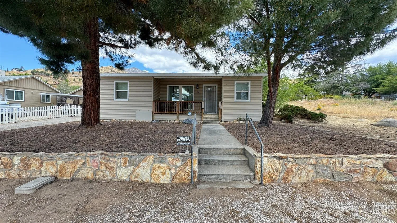 37 Laurel St photo 1