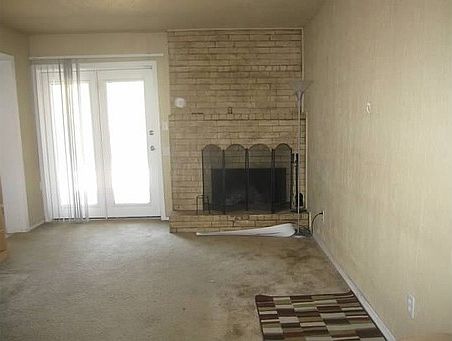 3rd image of 1813 E Lindsey St