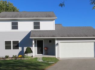 201 Lakewood Ct, Petoskey, MI 49770