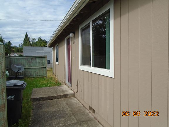 3rd image of 1310 E Santiam St