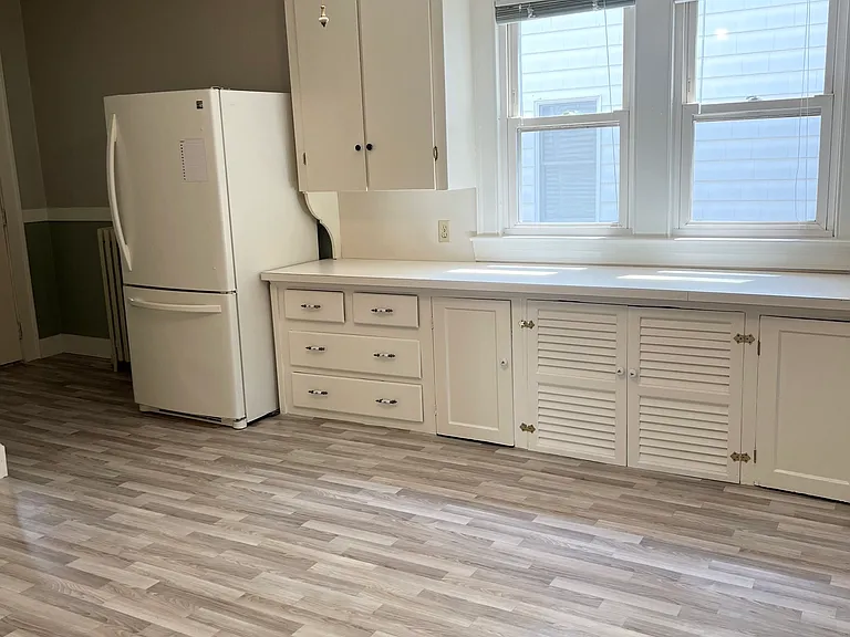 118 Cambridge St — Photo 11