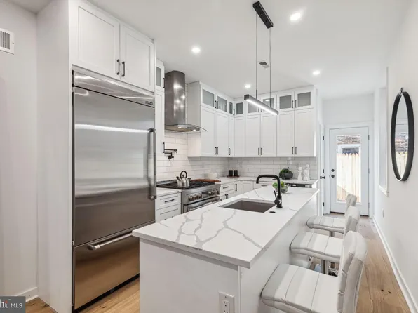 838 N 27th St, Philadelphia, PA 19130
