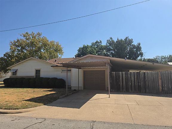 2nd image of 3750 Honeysuckle Ave