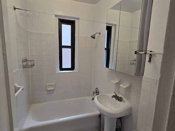 4th image of 136 W 4th St APT 4C