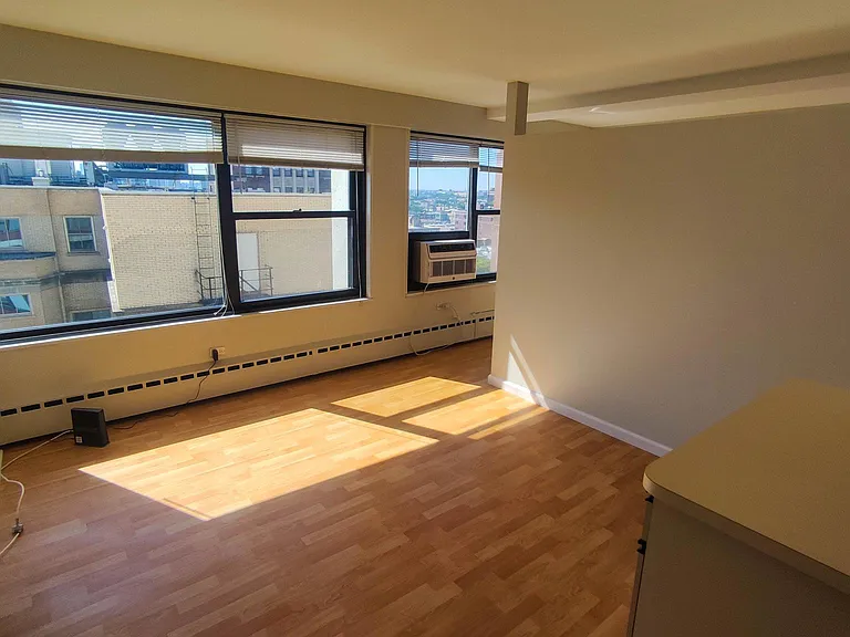 3420 N Lake Shore Dr #15J — Photo 1