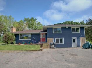 W5457 Boma Rd, La Crosse, WI 54601