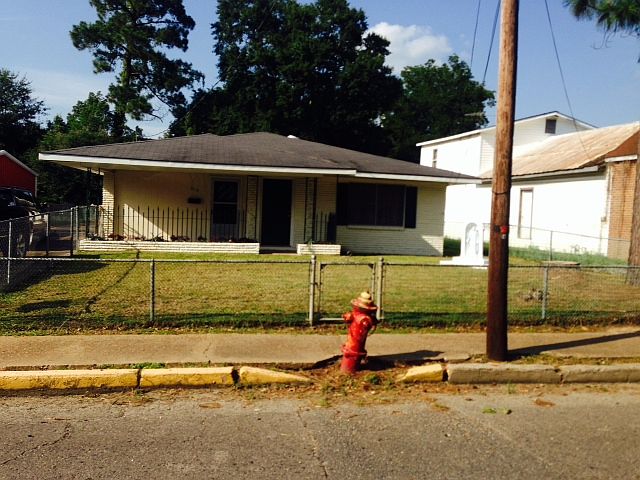 1st image of 515 E Main St