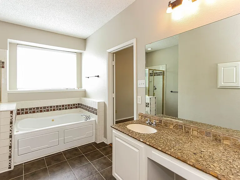 3703 Sycamore Ln — Photo 12