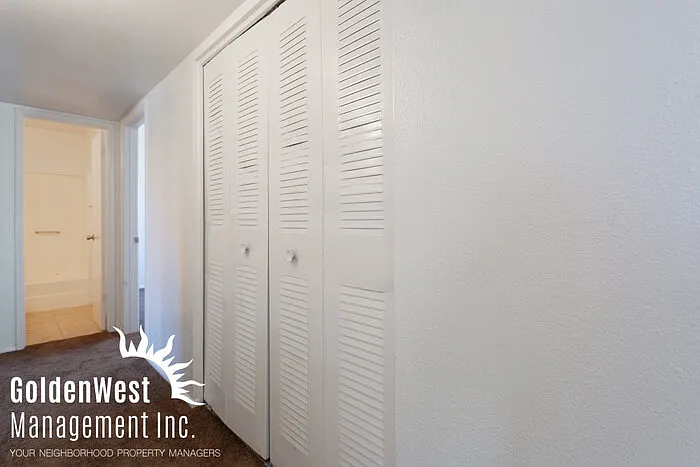 4434 W Sunnyslope Ln — Photo 9